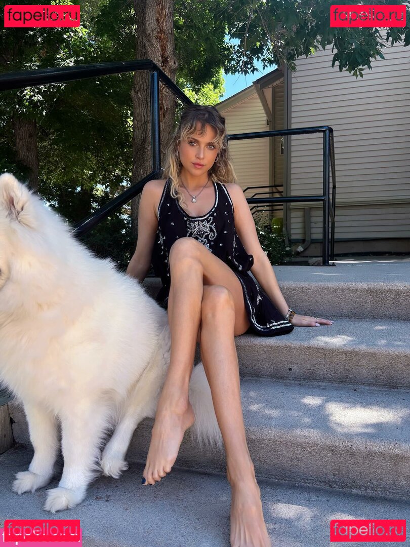 Anne Winters / anna_winters / annewinters / annewintersofficial / lilannexo Onlyfans Photo Gallery 