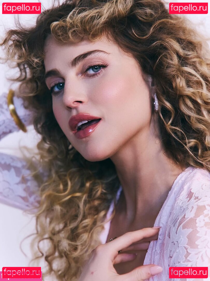 Anne Winters / anna_winters / annewinters / annewintersofficial / lilannexo Onlyfans Photo Gallery 