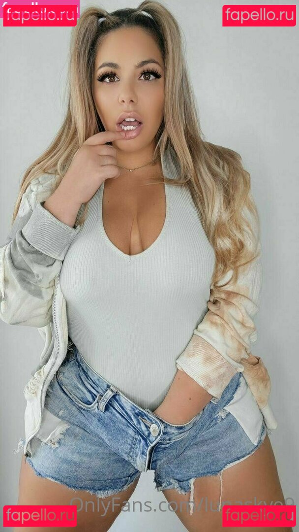 lunaskye9 / misslunaskye Onlyfans Photo Gallery 