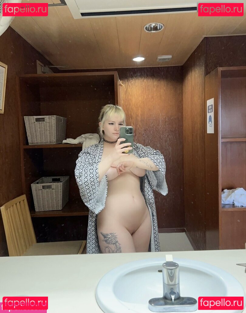 Monochromesan / Orphicbunny Onlyfans Photo Gallery 