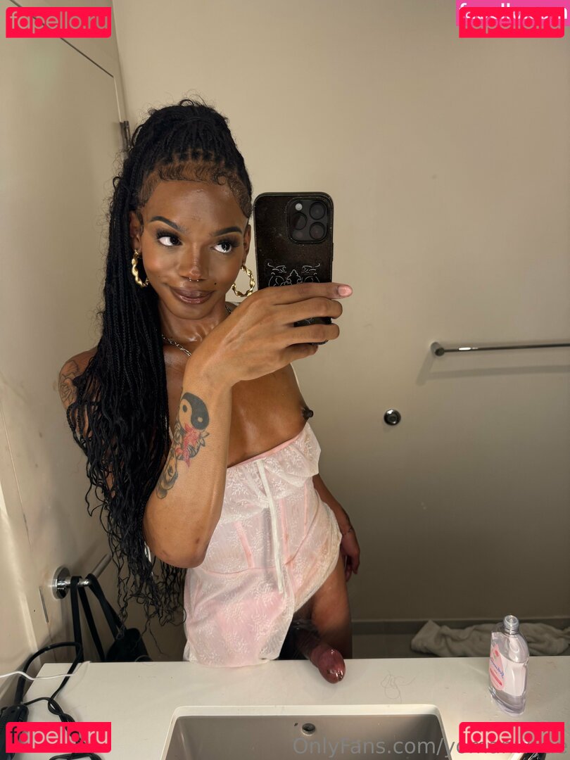 yomanwyae Onlyfans Photo Gallery 