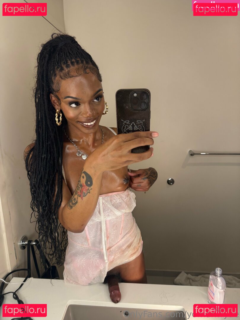 yomanwyae Onlyfans Photo Gallery 