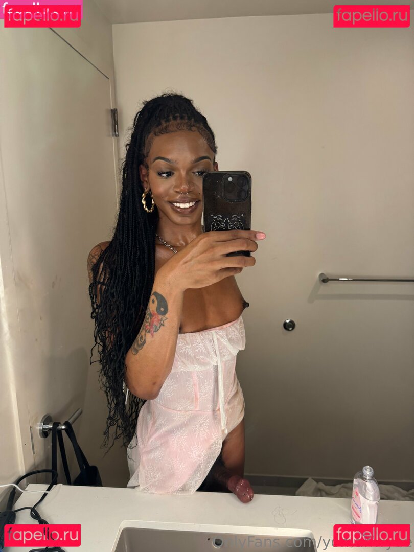 yomanwyae Onlyfans Photo Gallery 