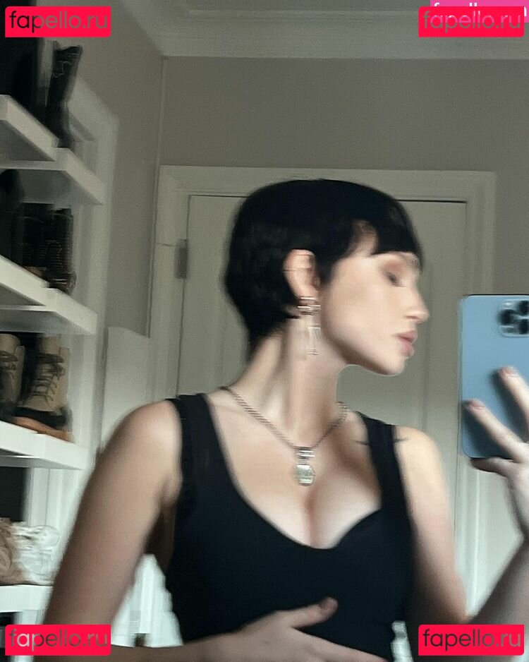 Renata Ri / Renatarii / renatari / renatarrii Onlyfans Photo Gallery 