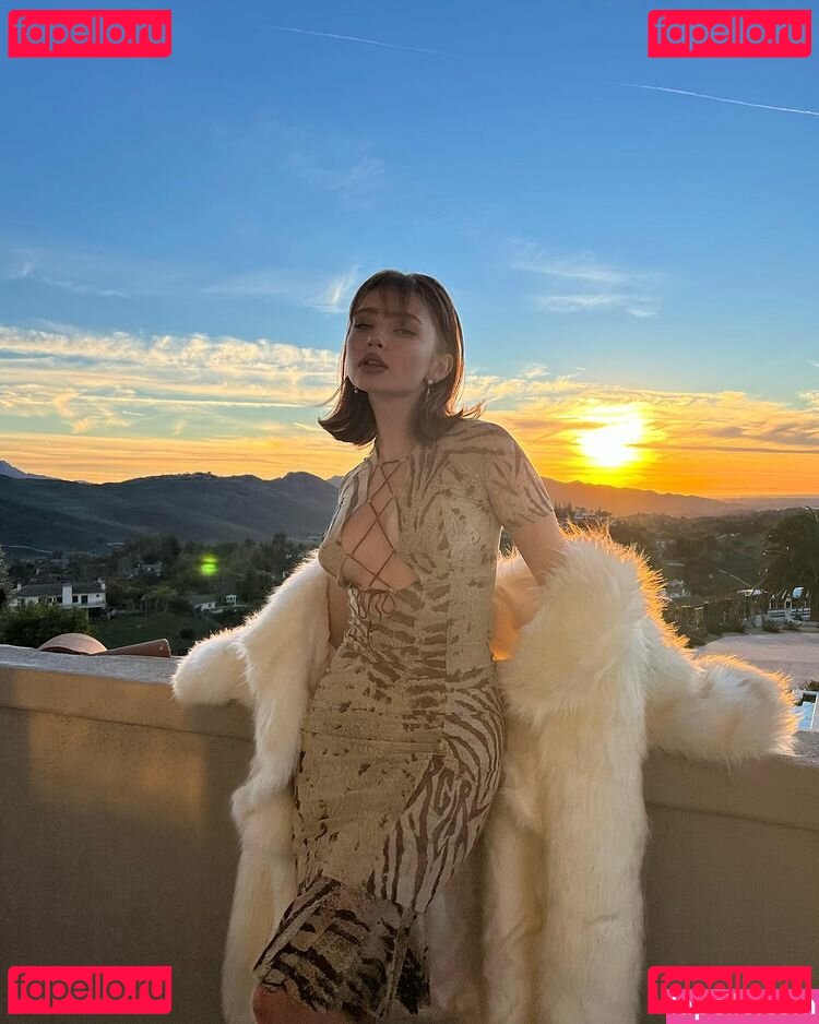 Renata Ri / Renatarii / renatari / renatarrii Onlyfans Photo Gallery 