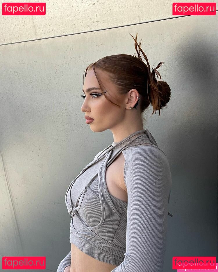 Renata Ri / Renatarii / renatari / renatarrii Onlyfans Photo Gallery 