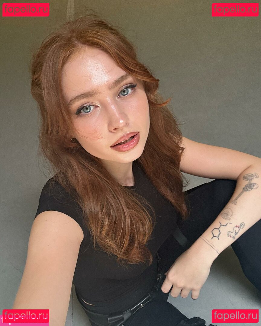 Renata Ri / Renatarii / renatari / renatarrii Onlyfans Photo Gallery 