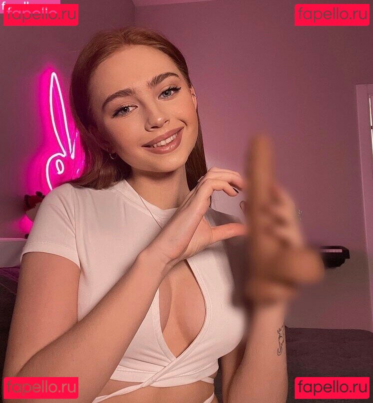 Renata Ri / Renatarii / renatari / renatarrii Onlyfans Photo Gallery 