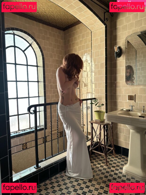 Renata Ri / Renatarii / renatari / renatarrii Onlyfans Photo Gallery 