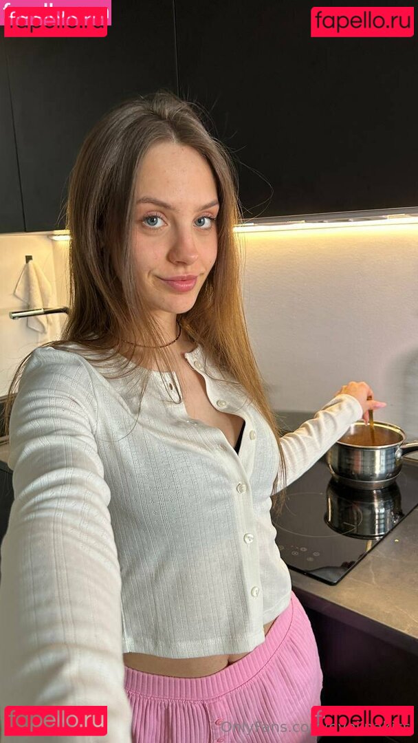 evcheeke / evelinakiss Nude Onlyfans Photo 12