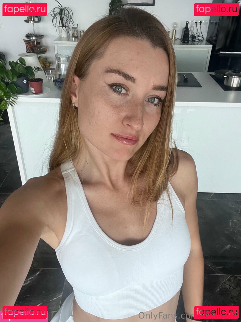 Elina199 / elinas.scrtrs Onlyfans Photo Gallery 