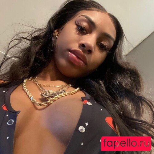 Lagloinski Nude Onlyfans Photo 9