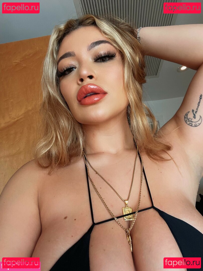 TillyKTV / woaahtee / woahhtee Onlyfans Photo Gallery 