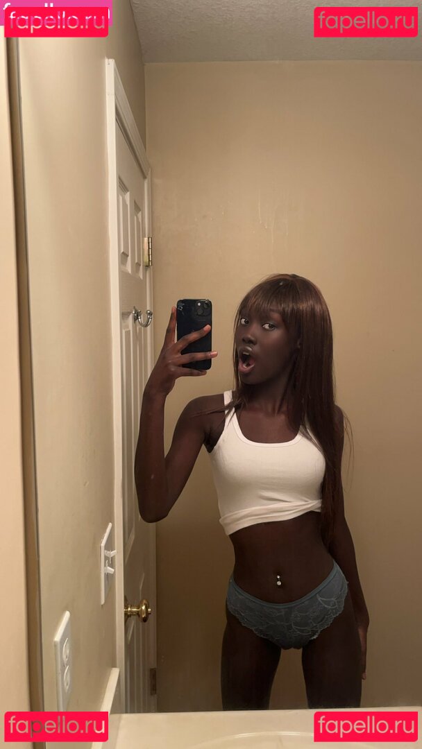 MonaMonhoe / itsmonamonhoe Onlyfans Photo Gallery 