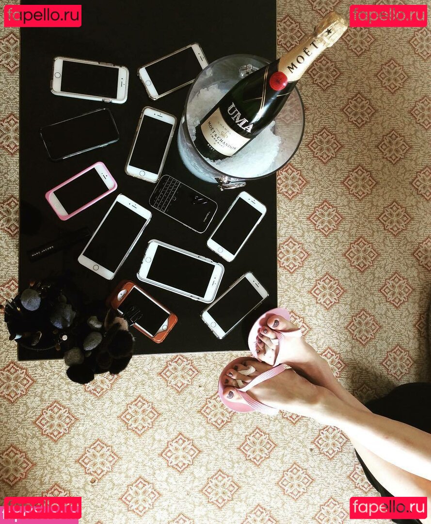 Uma Thurman / umathurman Onlyfans Photo Gallery 