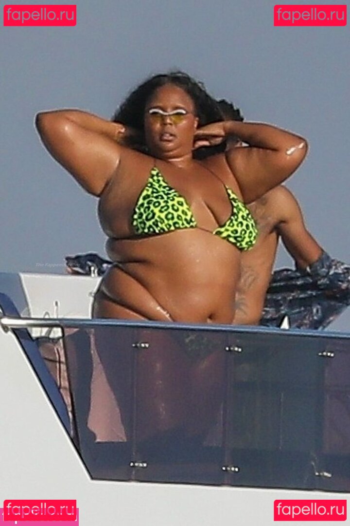 Lizzo / lizzobeeating Nude Onlyfans Photo 15