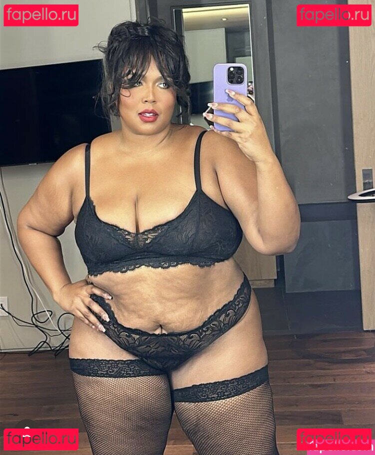 Lizzo / lizzobeeating Nude Onlyfans Photo 9