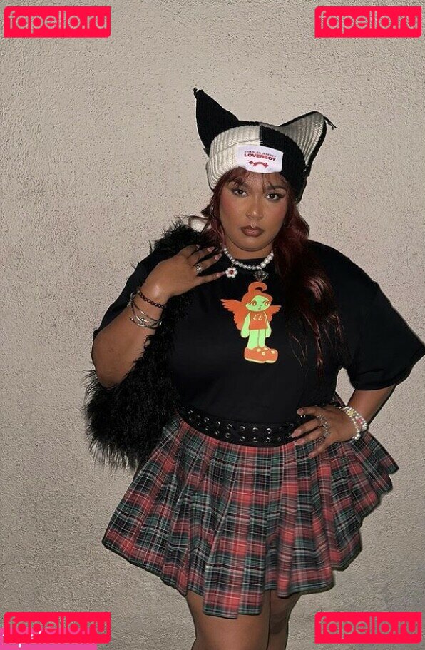 Lizzo / lizzobeeating Nude Onlyfans Photo 8