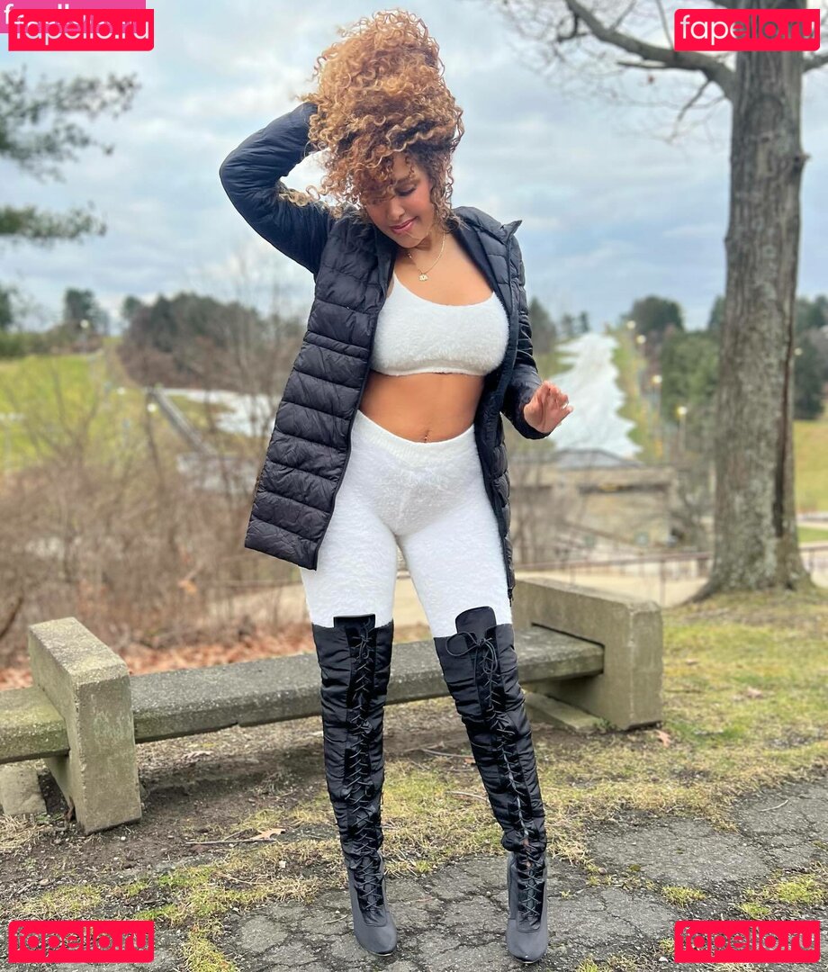 Aisha Thalia / aishaalma / aishathalia Nude Onlyfans Photo 40