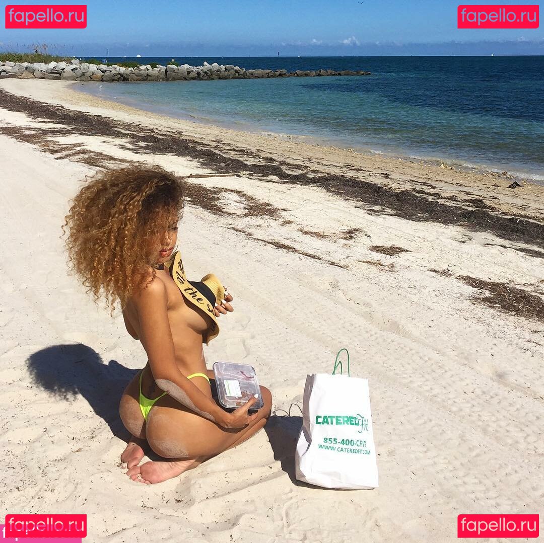 Aisha Thalia / aishaalma / aishathalia Nude Onlyfans Photo 37