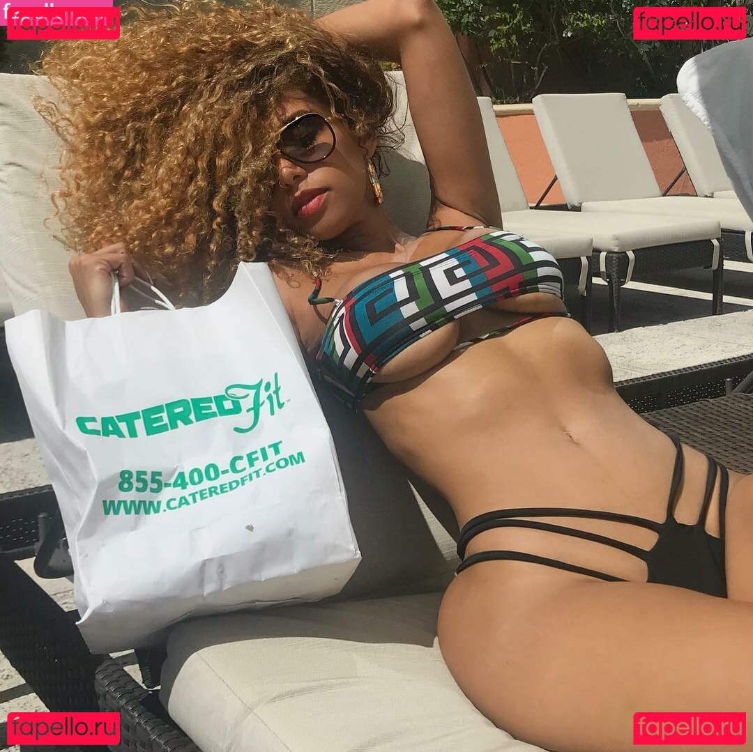 Aisha Thalia / aishaalma / aishathalia Nude Onlyfans Photo 35