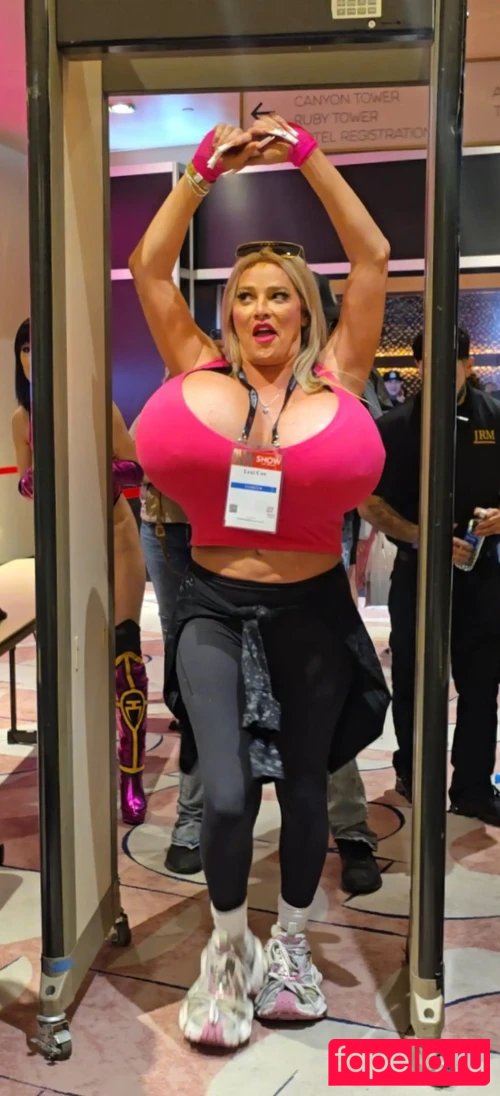 Lexi Cox Nude Onlyfans Photo 24