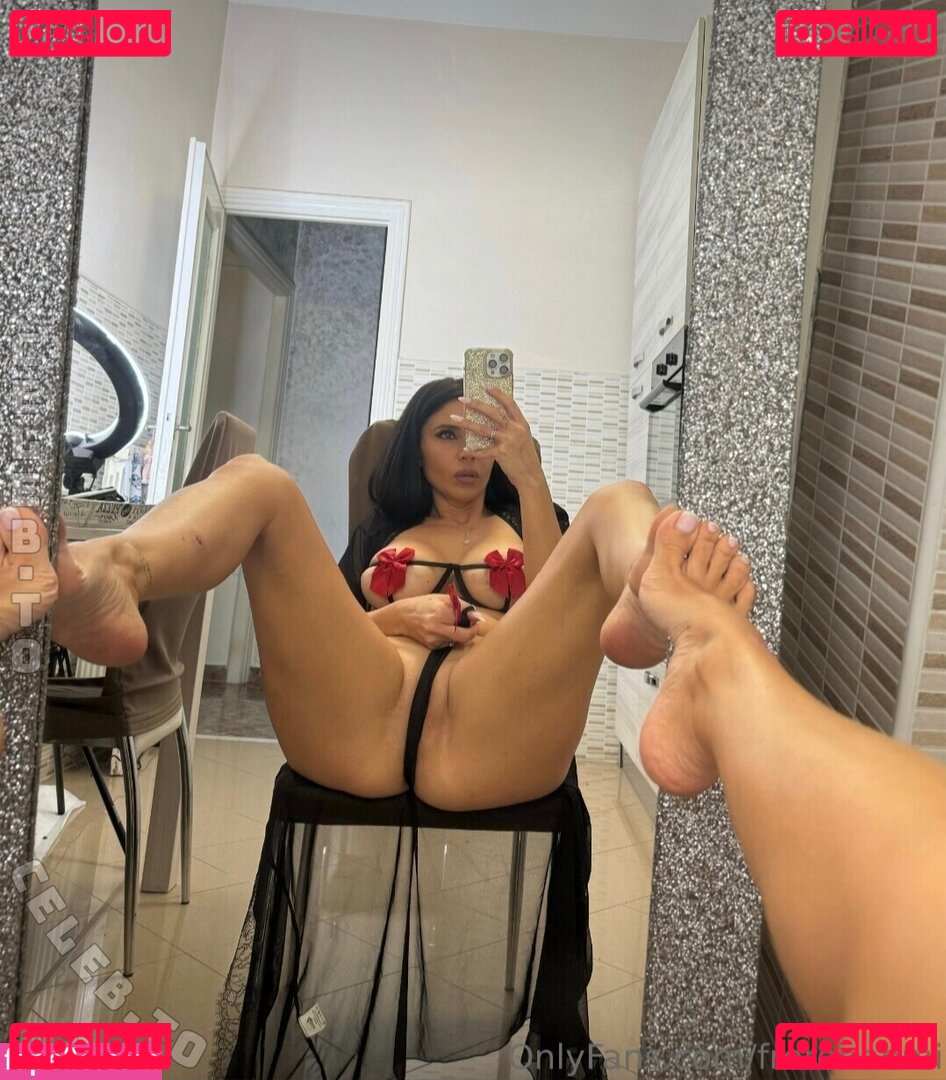 Noemi Frere / frerenoemi / noemifrere Onlyfans Photo Gallery 