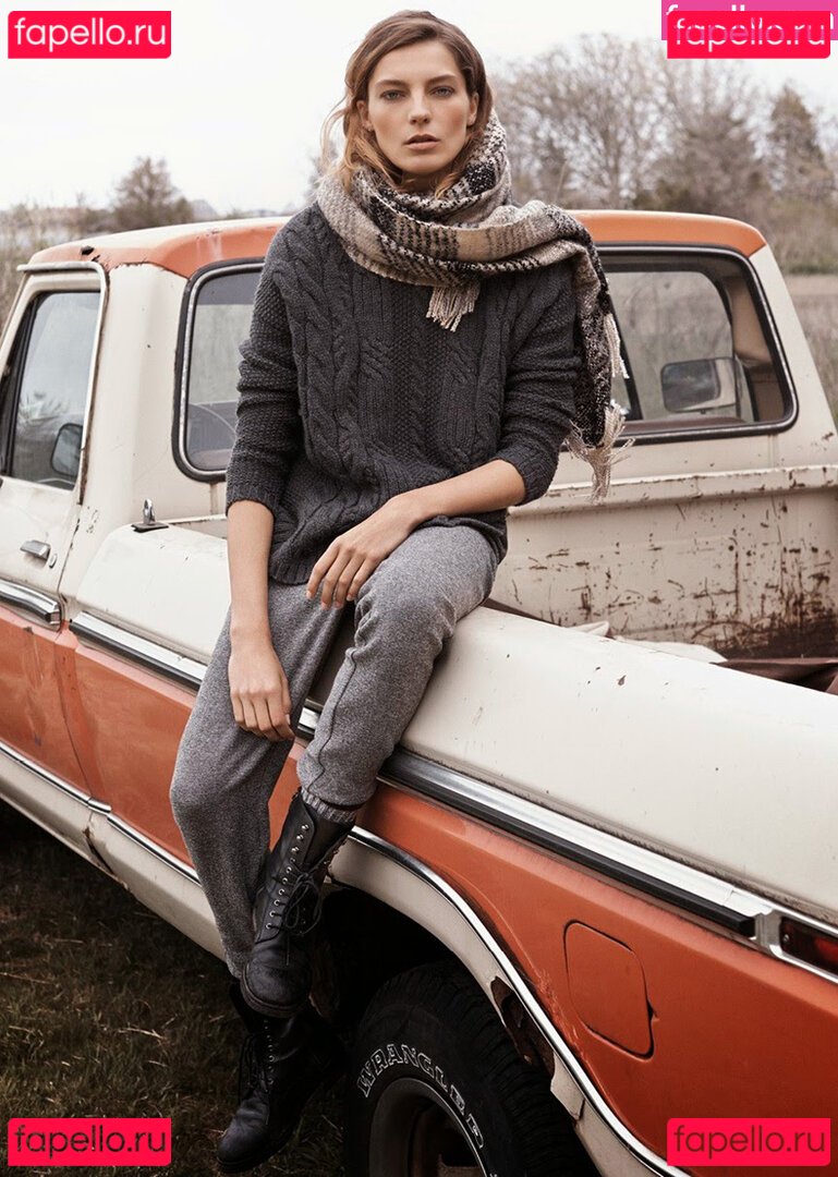 Daria Werbowy / dotwillow / iamdwerbowy Onlyfans Photo Gallery 