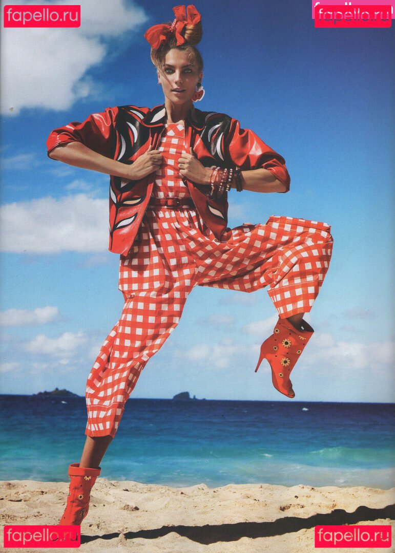 Daria Werbowy / dotwillow / iamdwerbowy Onlyfans Photo Gallery 