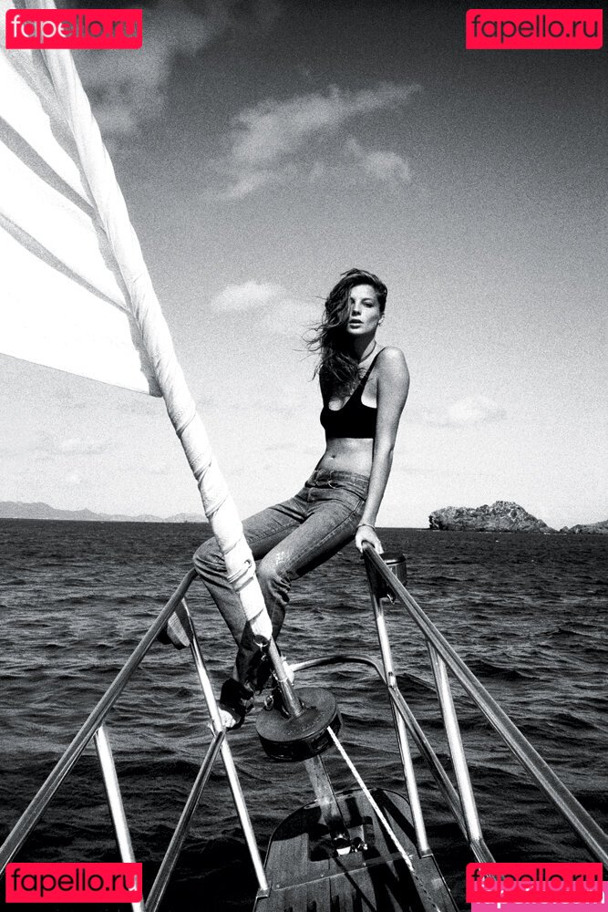 Daria Werbowy / dotwillow / iamdwerbowy Onlyfans Photo Gallery 