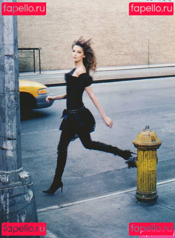 Daria Werbowy / dotwillow / iamdwerbowy Onlyfans Photo Gallery 