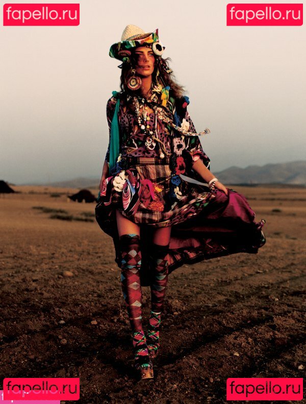 Daria Werbowy / dotwillow / iamdwerbowy Onlyfans Photo Gallery 