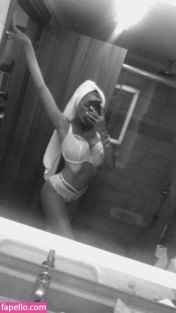 Top Baby ASMR Onlyfans Photo Gallery 