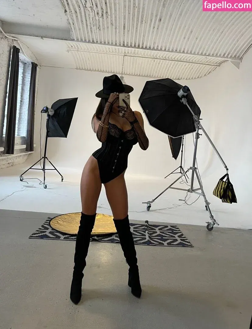 Top Baby ASMR Onlyfans Photo Gallery 