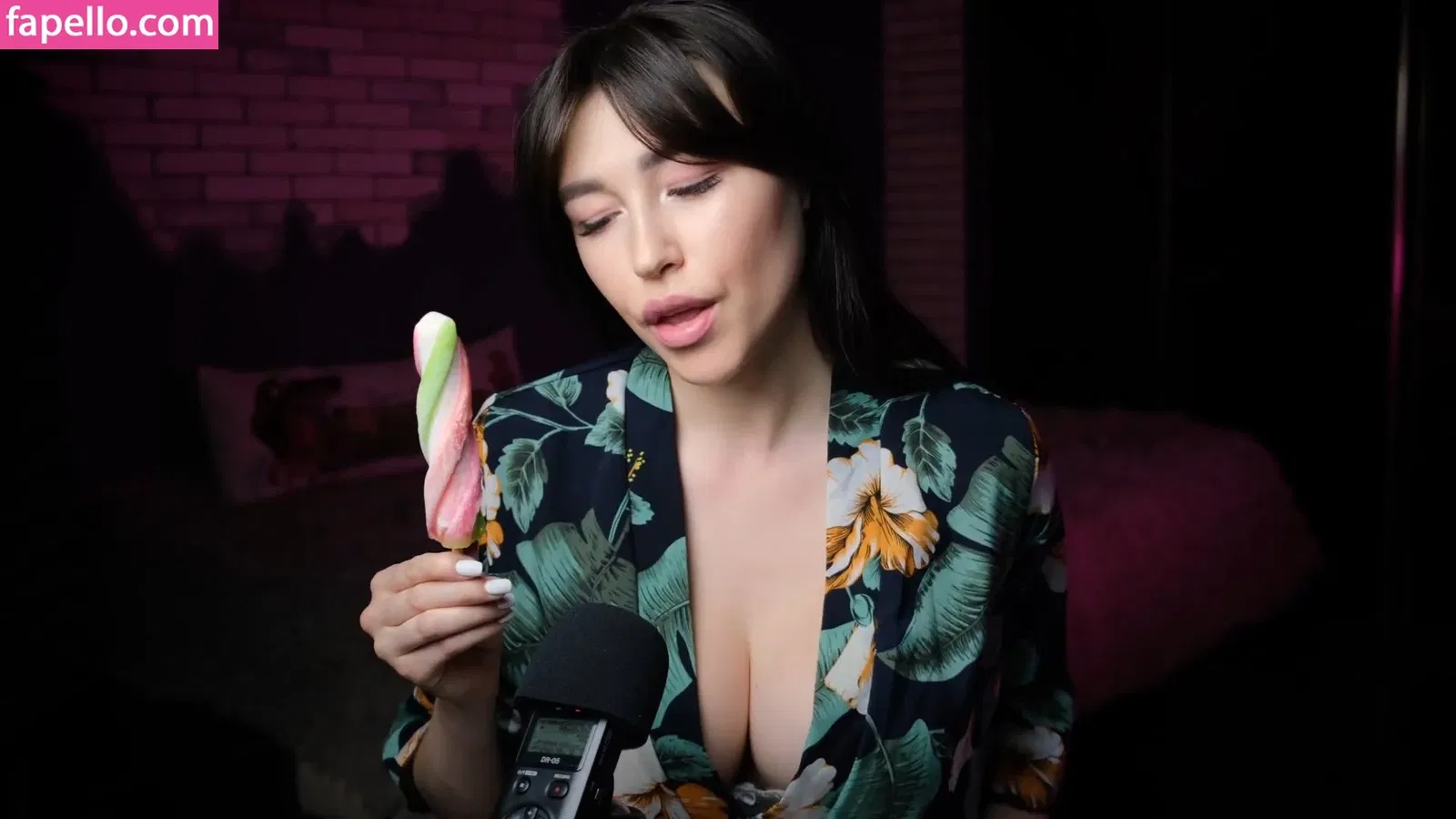 Top Baby ASMR Onlyfans Photo Gallery 