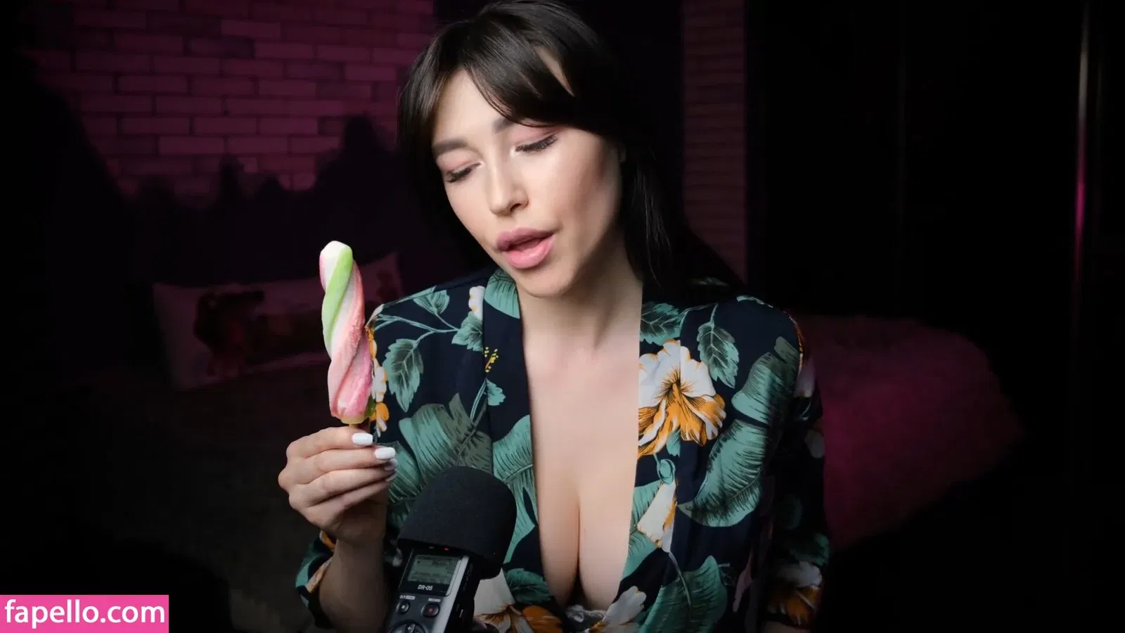 Top Baby ASMR Onlyfans Photo Gallery 