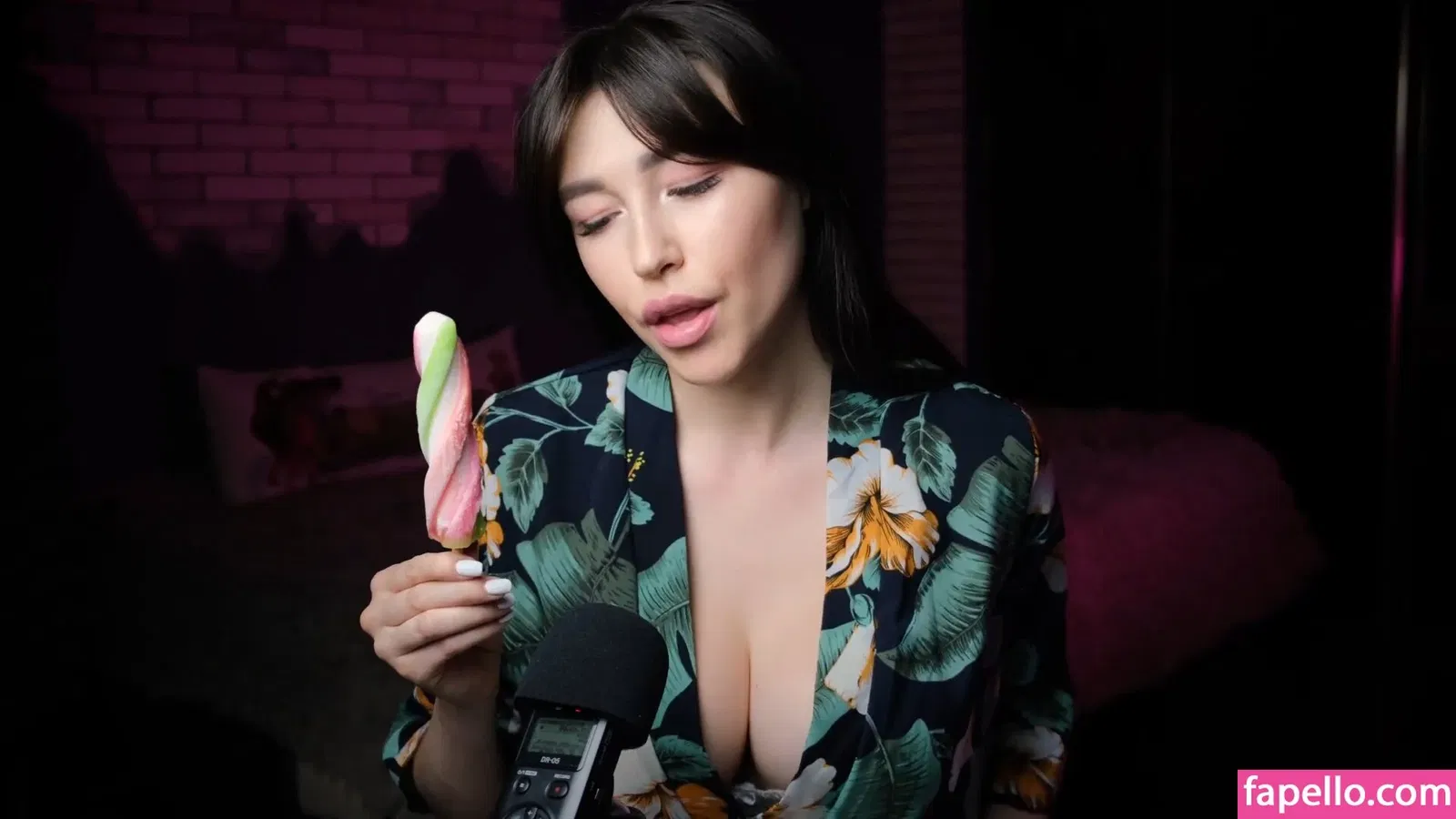 Top Baby ASMR Onlyfans Photo Gallery 