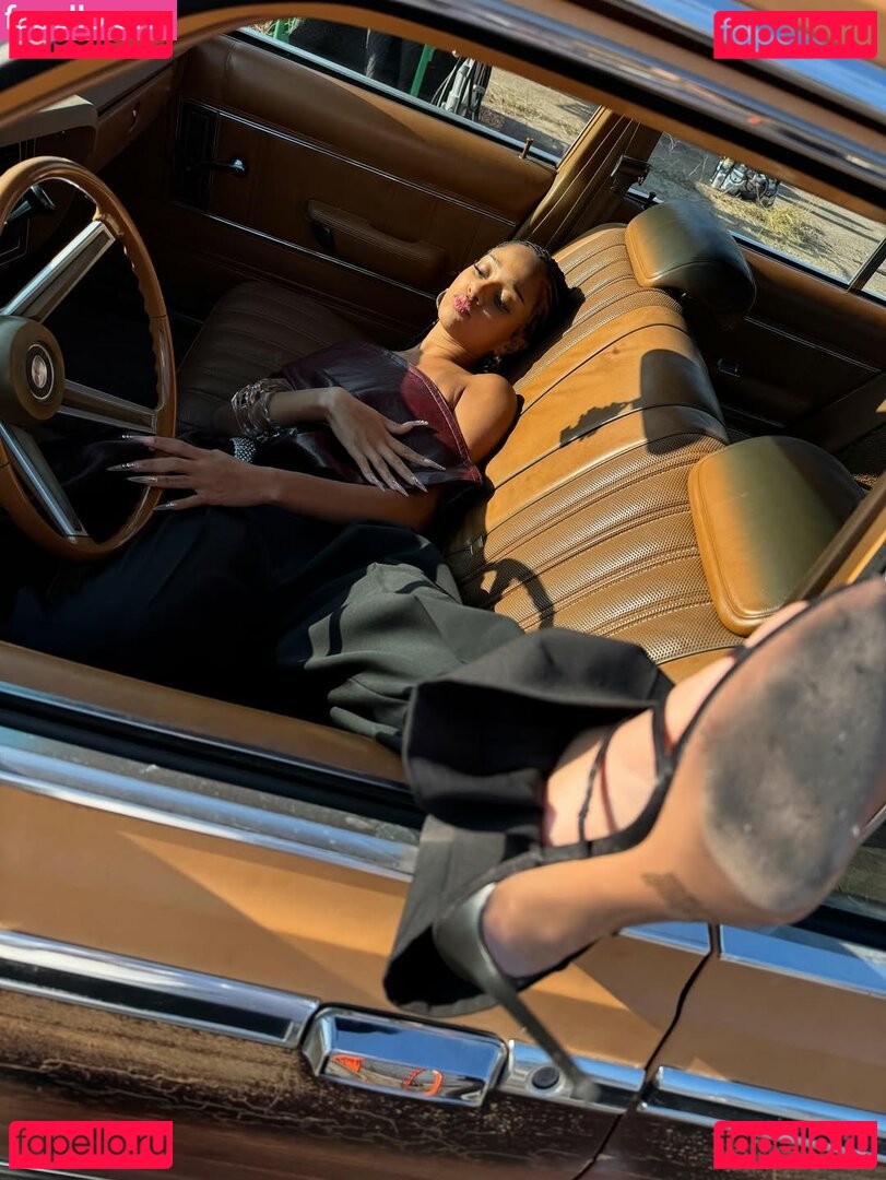 Katseye / Manon Bannerman / meretmanon Onlyfans Photo Gallery 