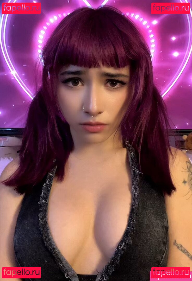 Samantha María / wormslo Onlyfans Photo Gallery 