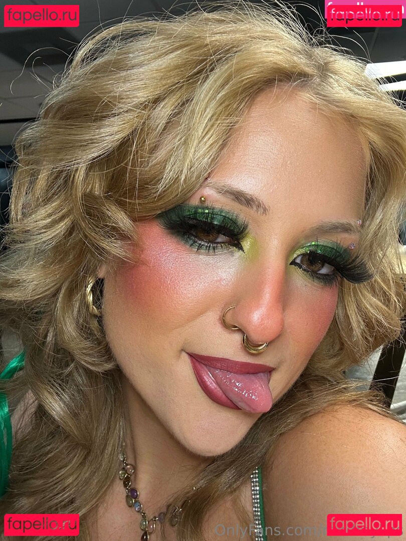 reedmylips Onlyfans Photo Gallery 