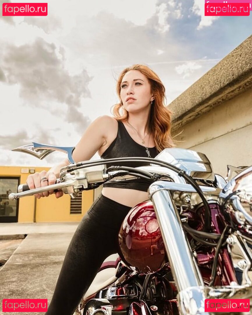 Red Dawn / Red_dawn88 / https: / reddawn01 Onlyfans Photo Gallery 