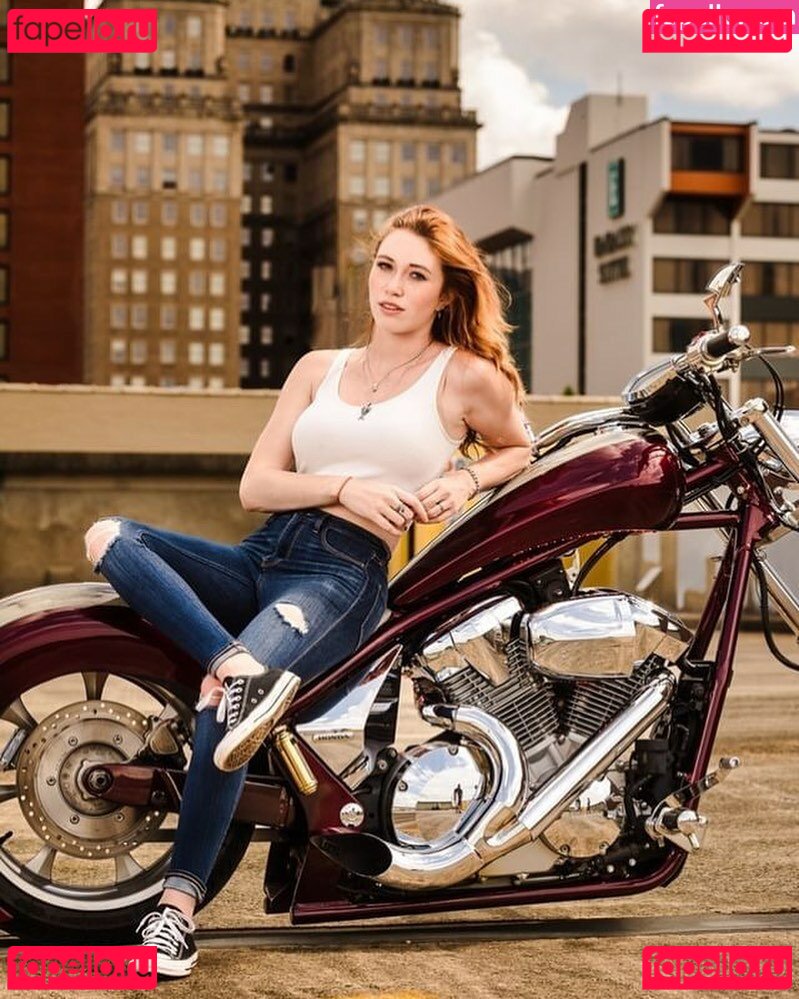 Red Dawn / Red_dawn88 / https: / reddawn01 Onlyfans Photo Gallery 