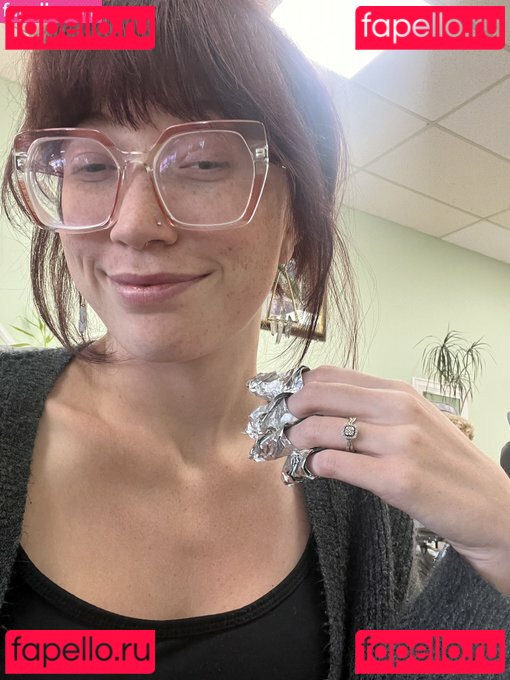 Red Dawn / Red_dawn88 / https: / reddawn01 Onlyfans Photo Gallery 