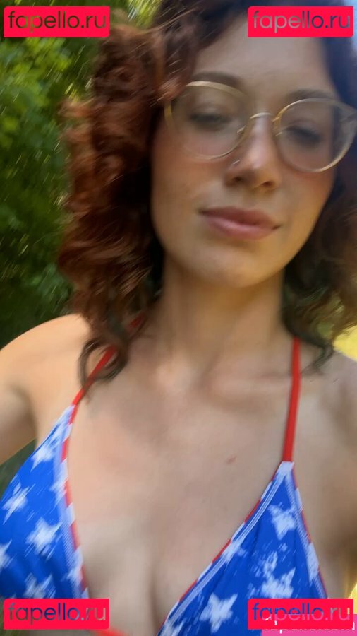 Red Dawn / Red_dawn88 / https: / reddawn01 Onlyfans Photo Gallery 