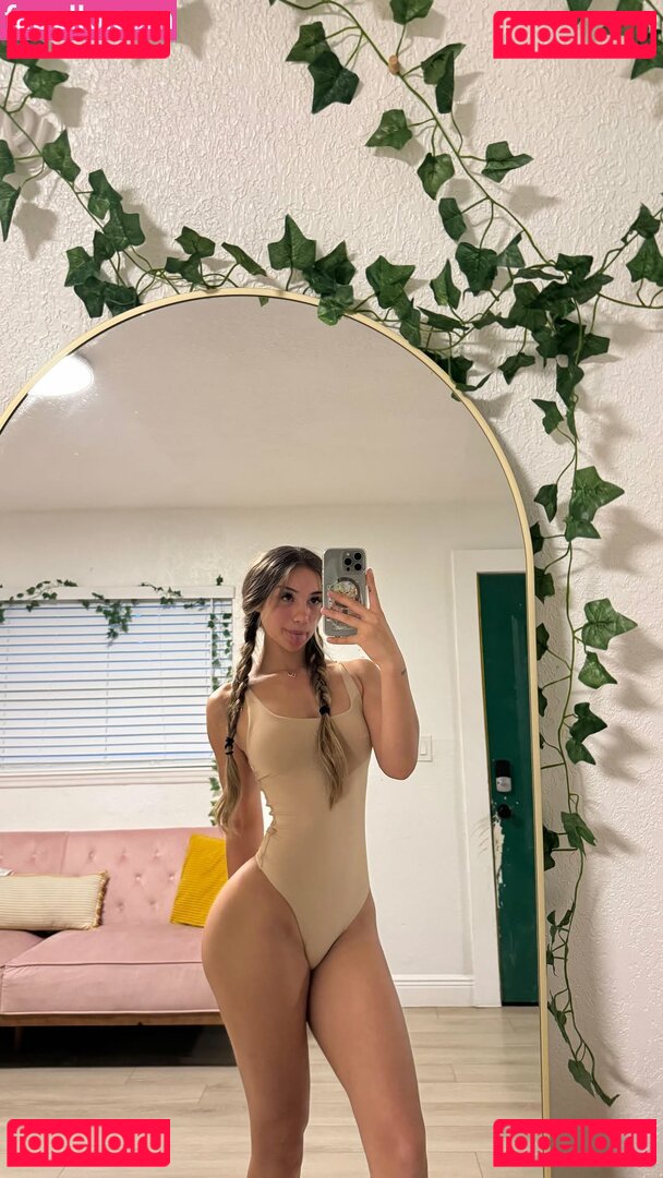 Cynthiasswrldd / hugathug / ninanutcracker Onlyfans Photo Gallery 