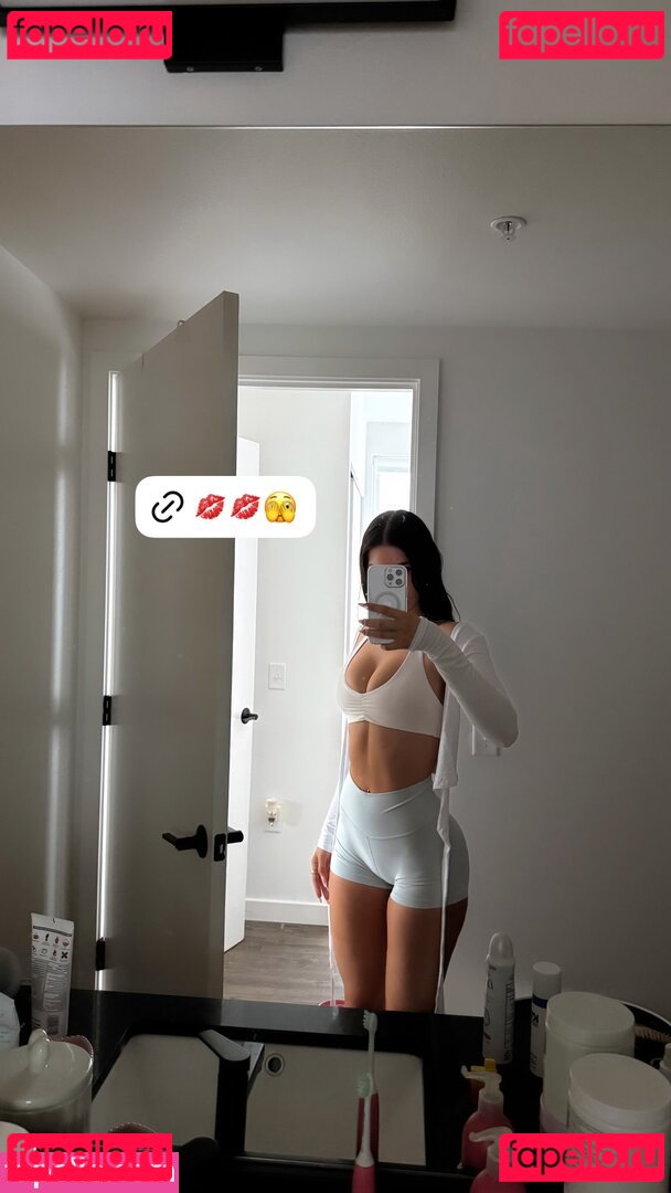 Ella Bleu / athenaamuse / ellaableuu / ellaableuuu Onlyfans Photo Gallery 