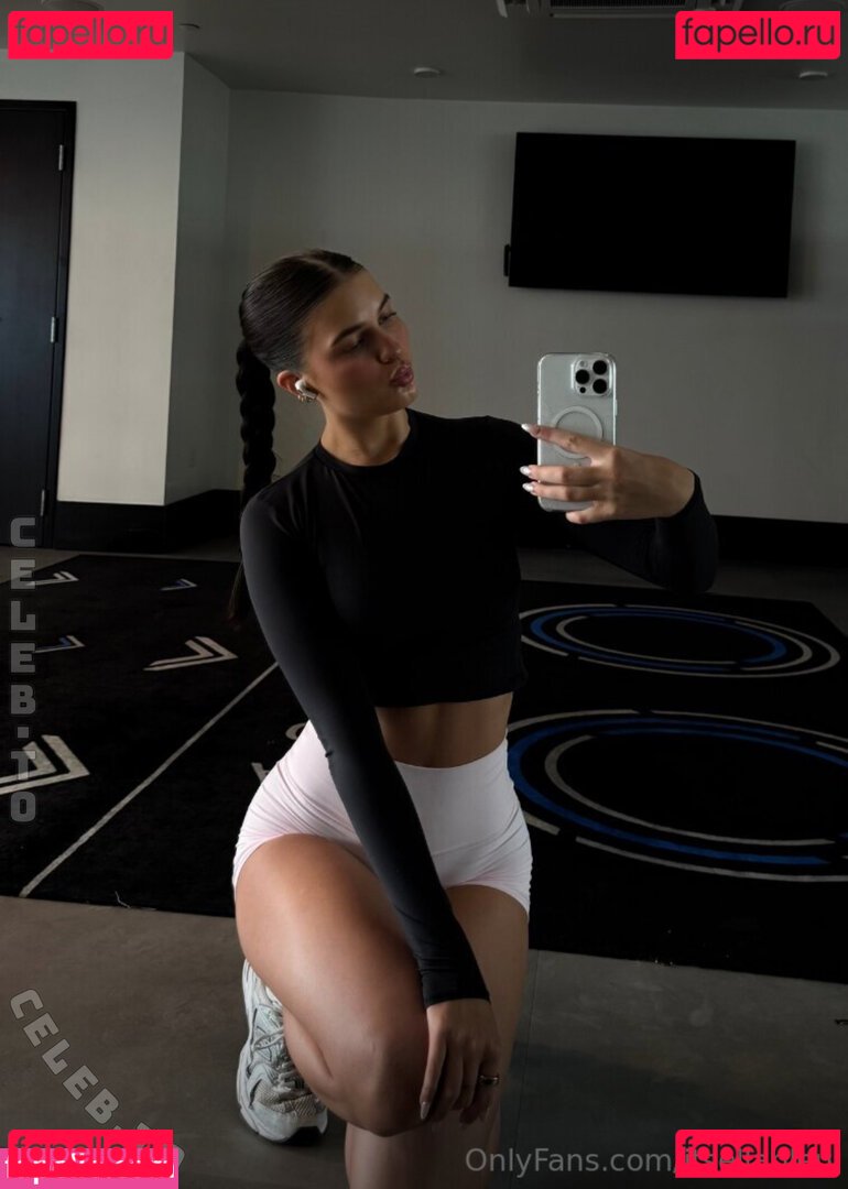 Ella Bleu / athenaamuse / ellaableuu / ellaableuuu Onlyfans Photo Gallery 