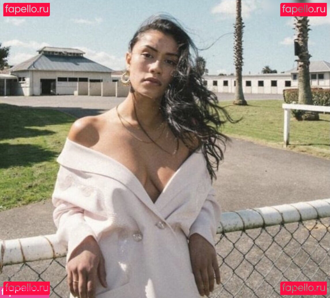 Luciane Buchanan / lewbuchananmtb / lucianebuchanan Onlyfans Photo Gallery 