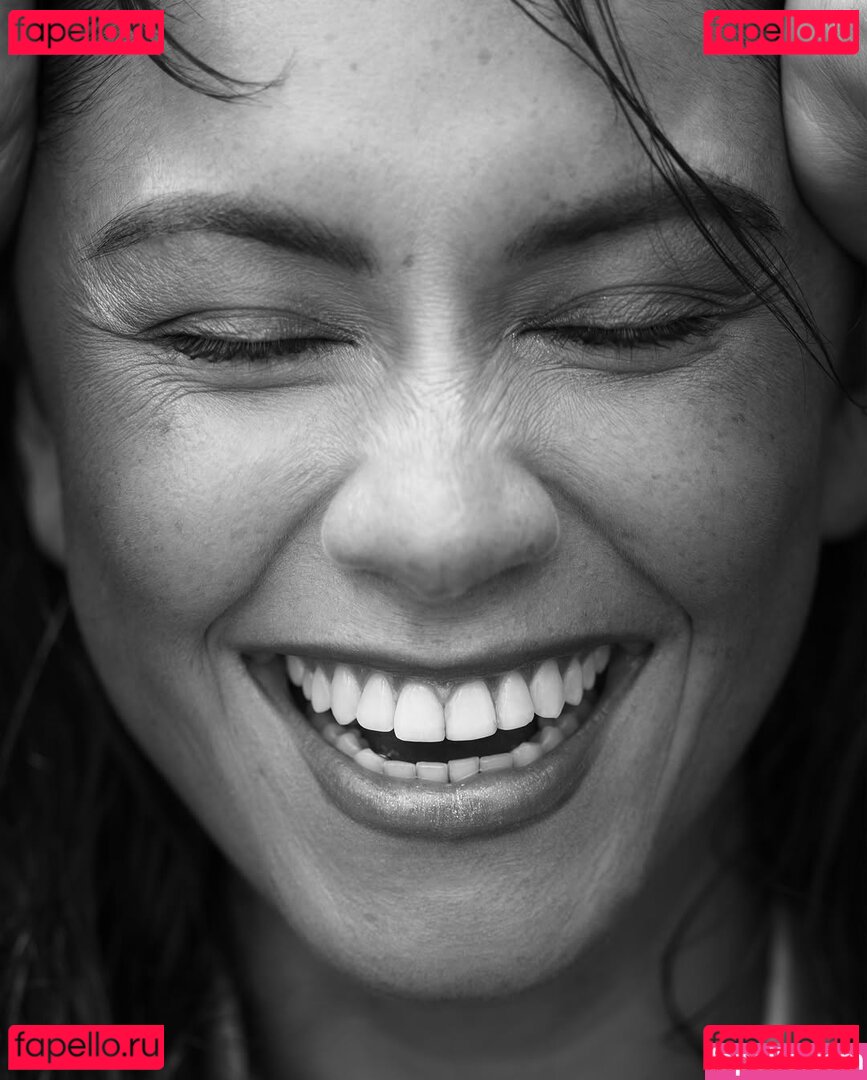 Luciane Buchanan / lewbuchananmtb / lucianebuchanan Onlyfans Photo Gallery 