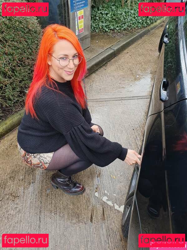 Nikki J / https: / nikki_jizz Onlyfans Photo Gallery 